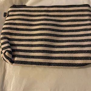 Small pouch bulk white stripe